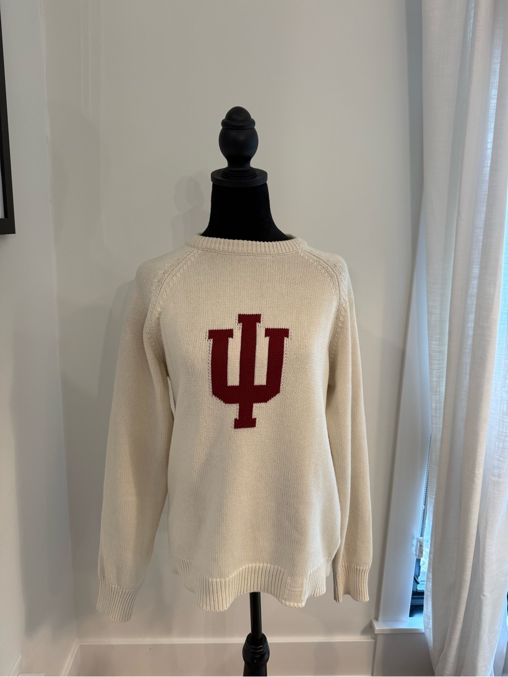 Hilli Flint Indiana University IU Cream Knit Sweater Size Small